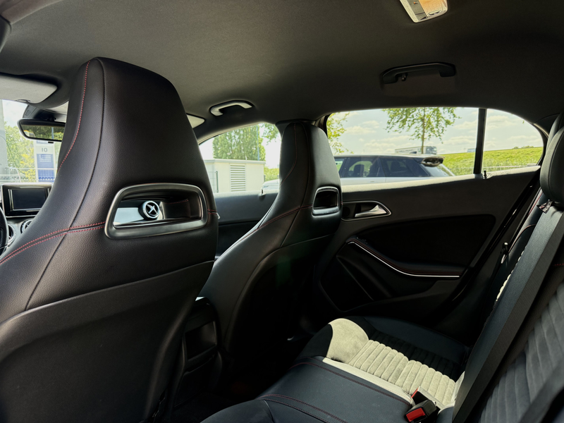 Mercedes-Benz GLA 200 Edition 1 — photo 26