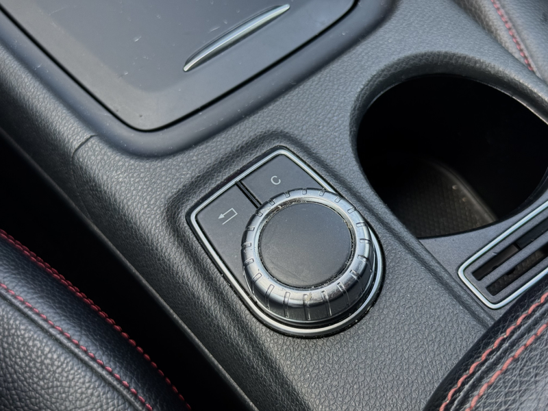 Mercedes-Benz GLA 200 Edition 1 — photo 16
