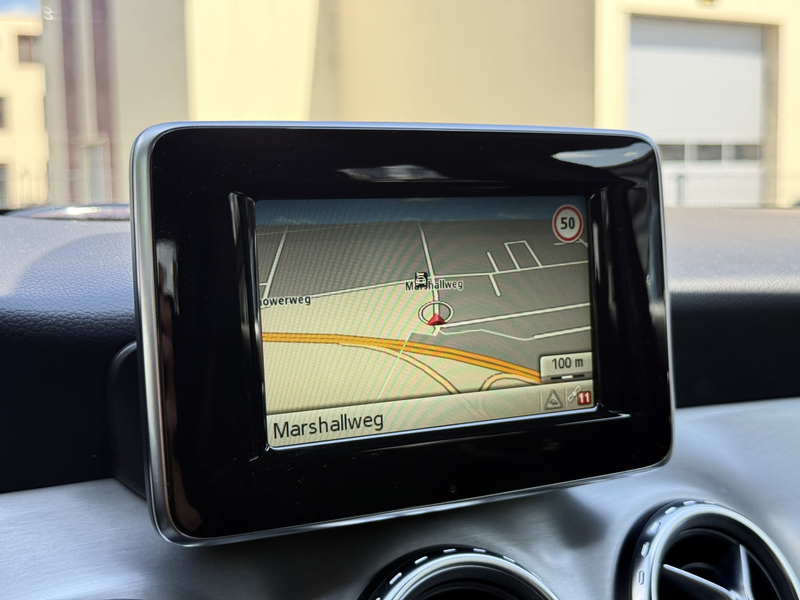 Mercedes-Benz GLA 200 Edition 1 — photo 19
