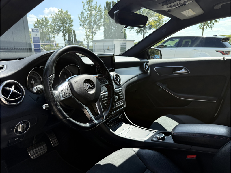 Mercedes-Benz GLA 200 Edition 1 — photo 11