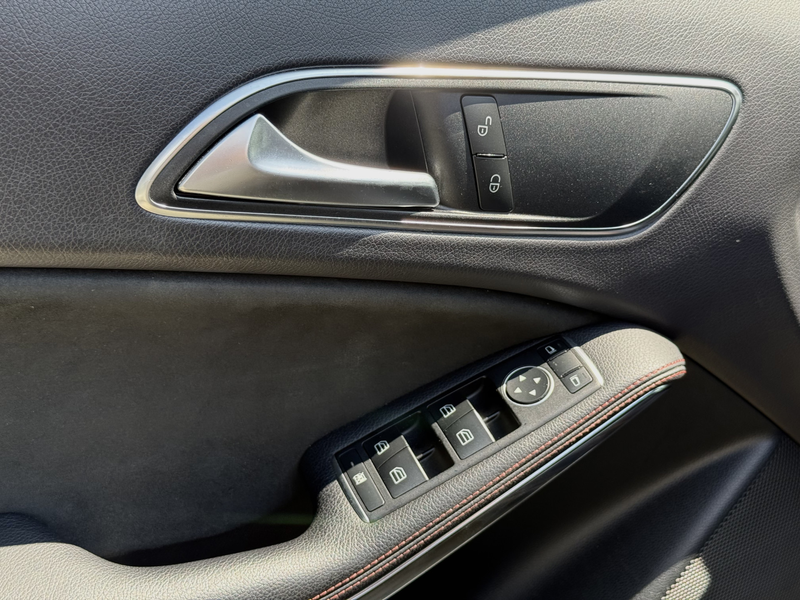 Mercedes-Benz GLA 200 Edition 1 — photo 22