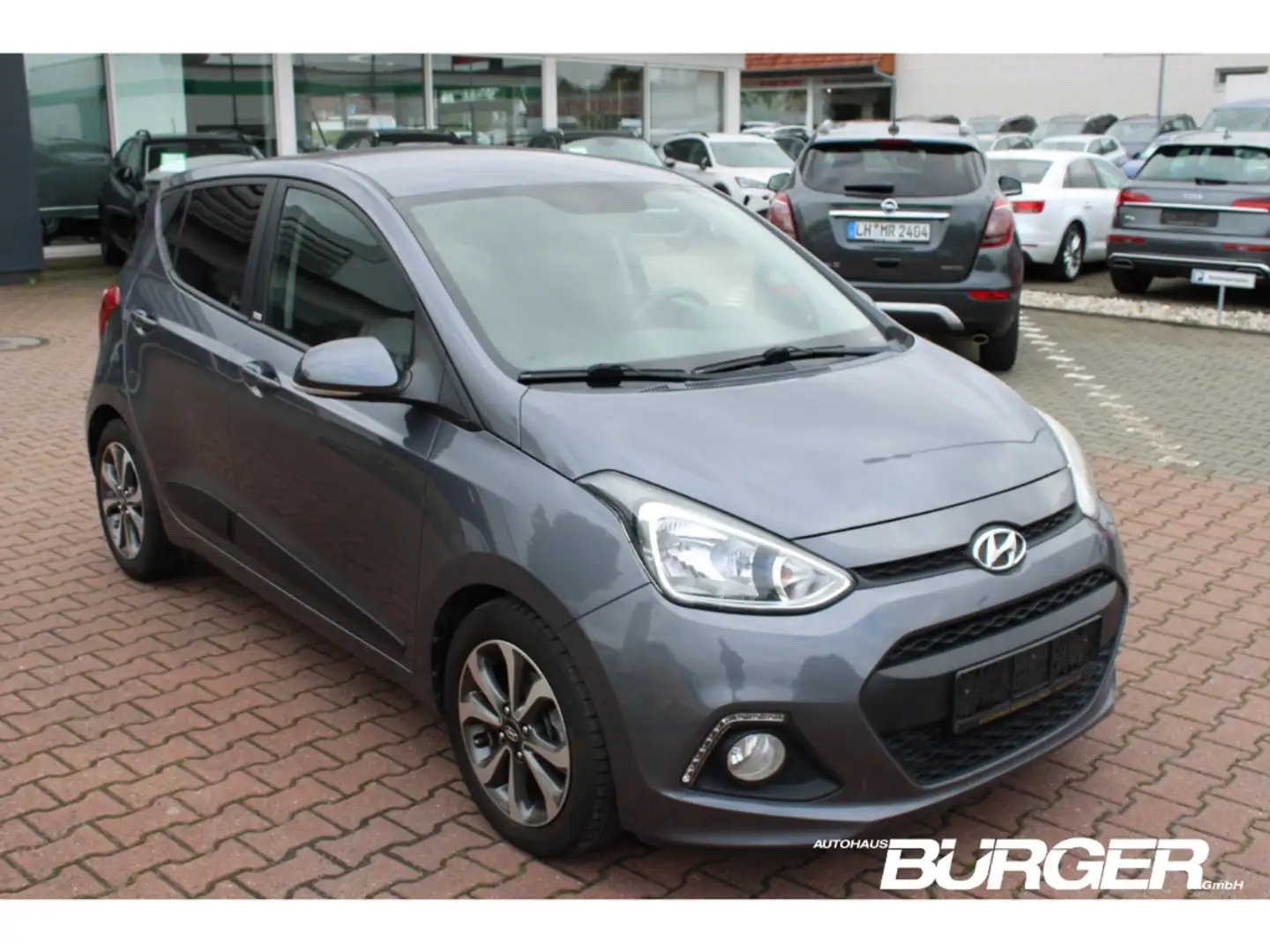 Hyundai i10 Passion 1.2 Klimaauto SitzHZG PDC LenkradHZG Bluet Grau - 2