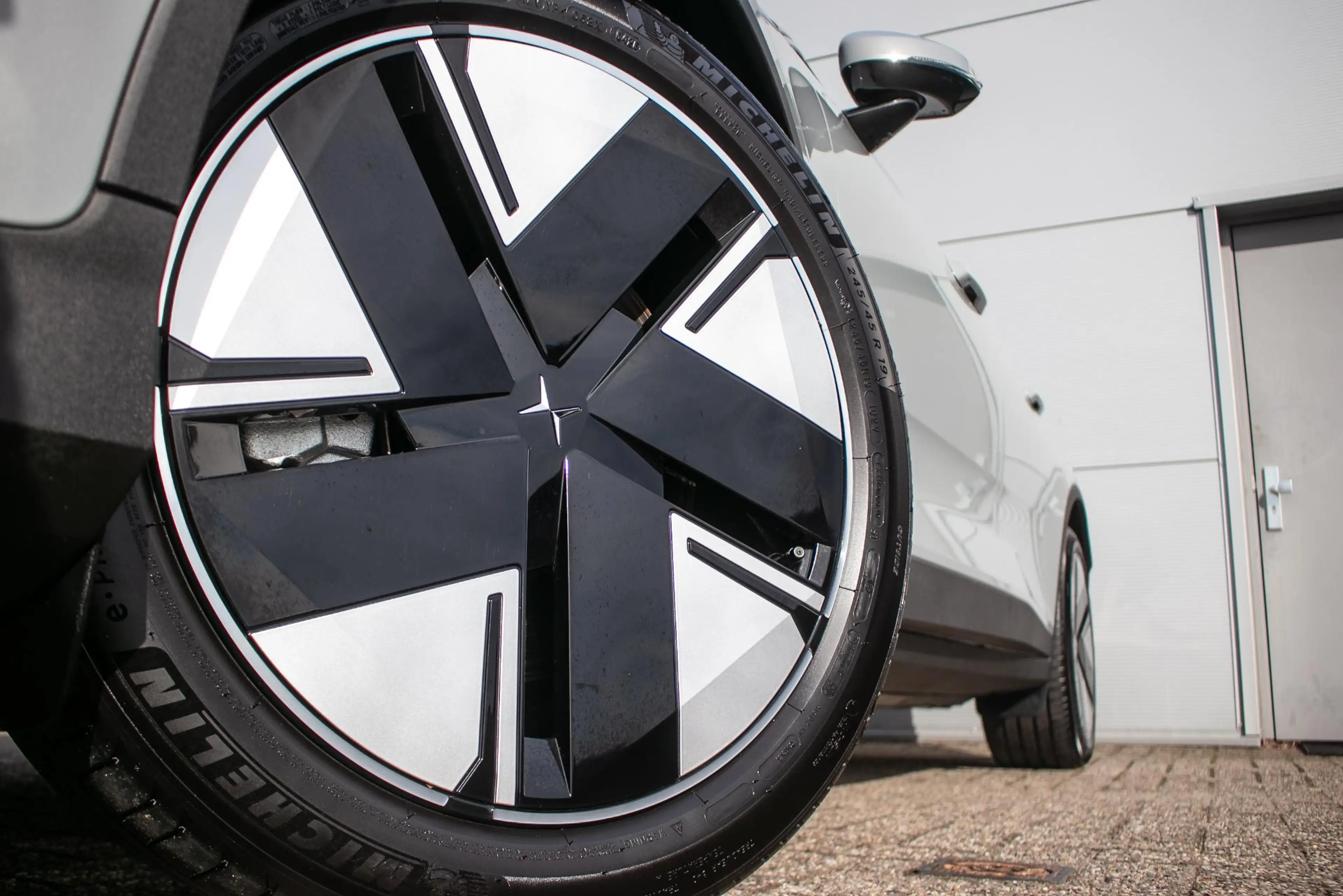 Polestar 2 Long Range Single Motor Prime 82 kWh -Ad. Cruise | — photo 15