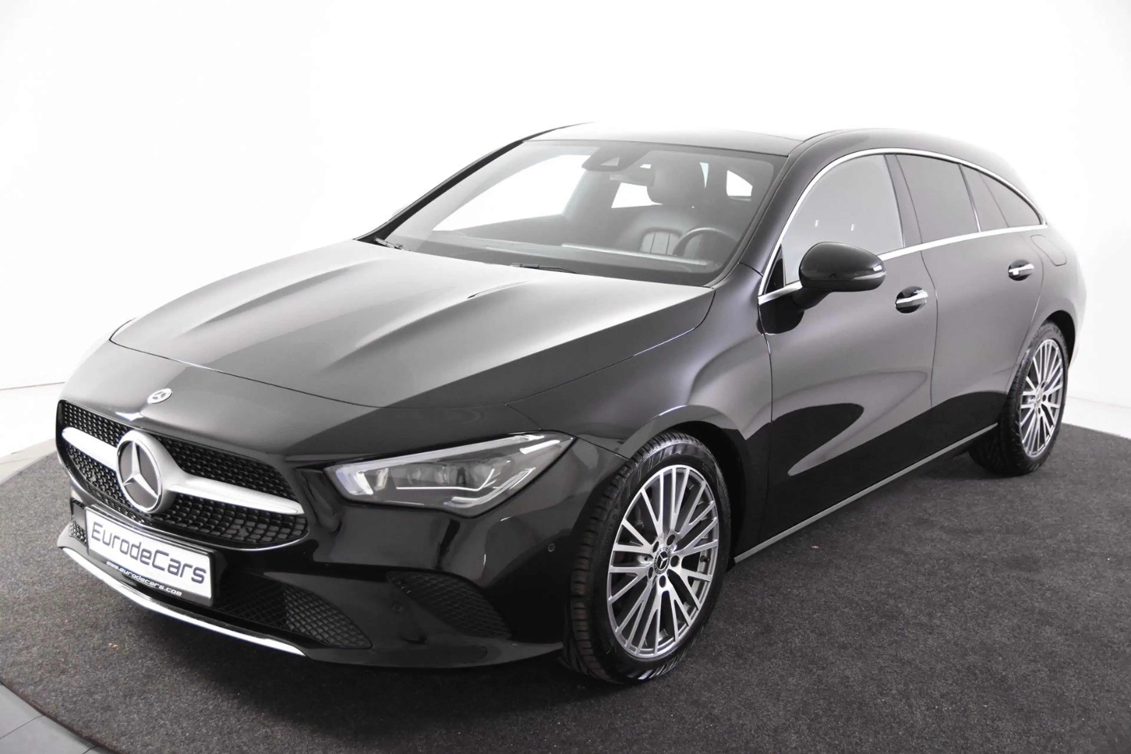 Mercedes-Benz CLA 180 Luxury *1.Hand*Leder*Pano.*SHZ* — photo 4
