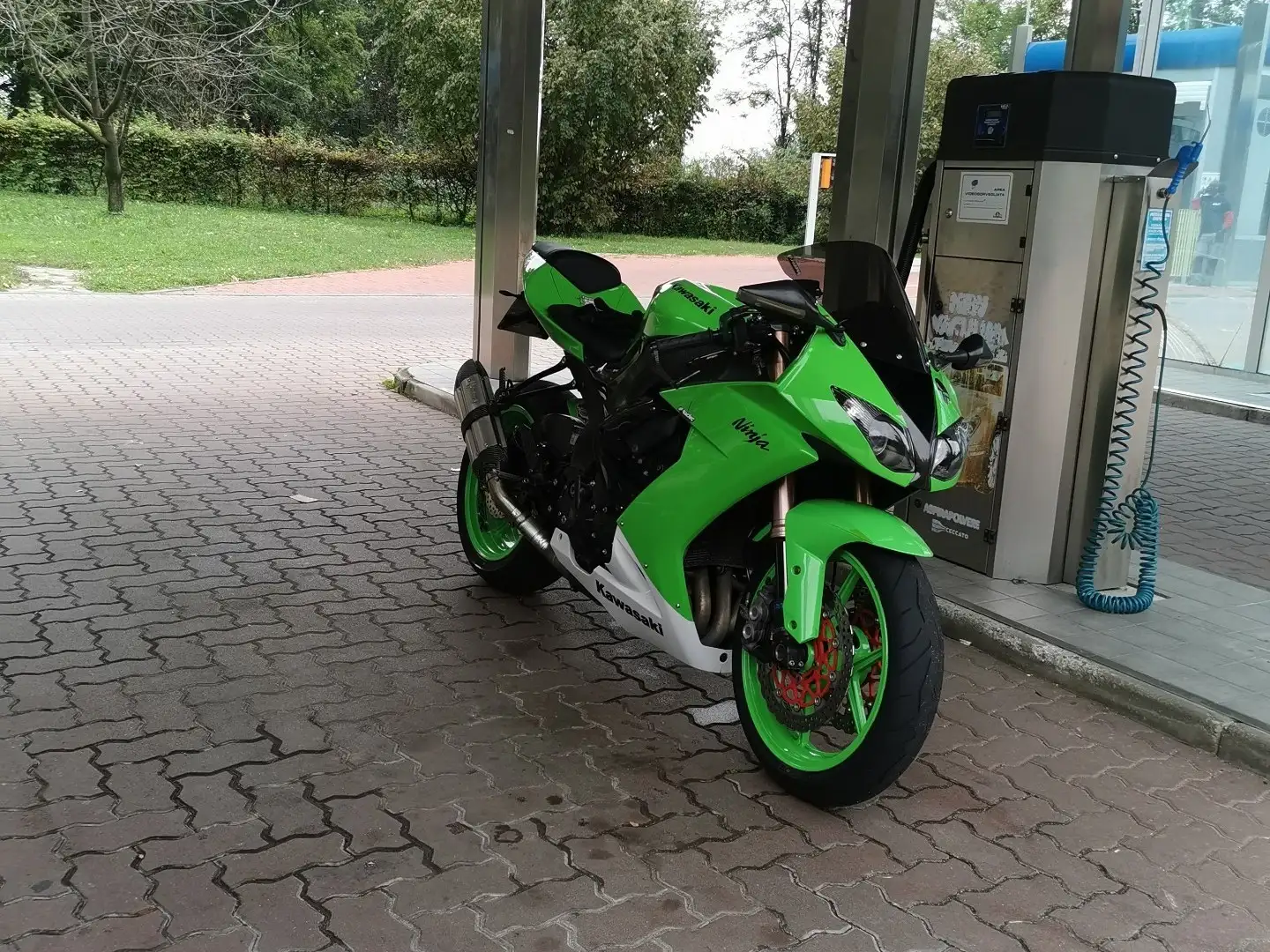 Kawasaki Ninja ZX-10R Zelená - 2
