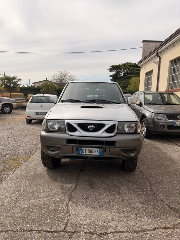 Nissan Terrano 5p 2.7 tdi Luxury, foto 2