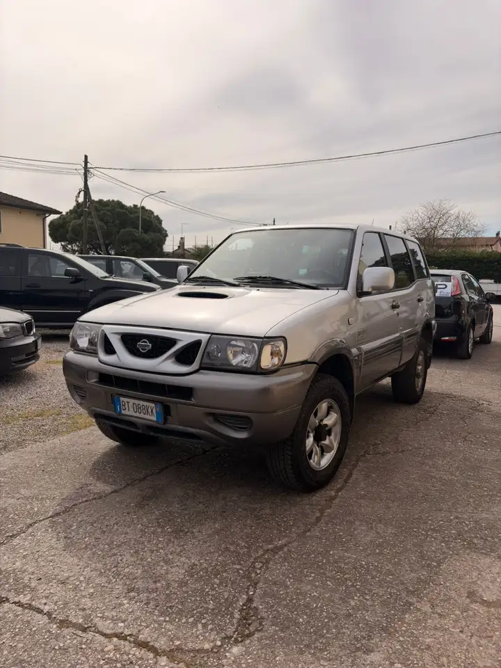 Nissan Terrano 5p 2.7 tdi Luxury, foto 3