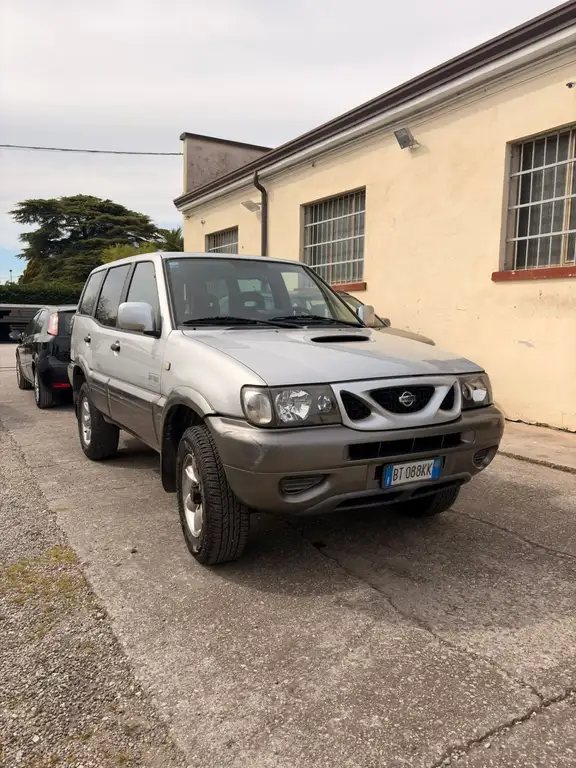 Nissan Terrano 2001 из Европы — купить под ключ