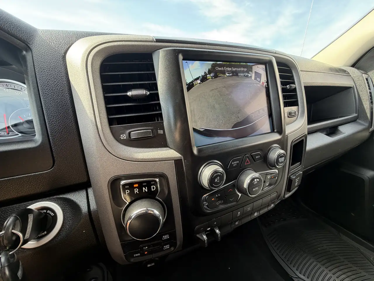 RAM 1500 снимка RAM 1500
