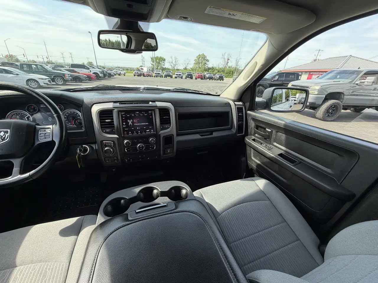 RAM 1500 снимка RAM 1500