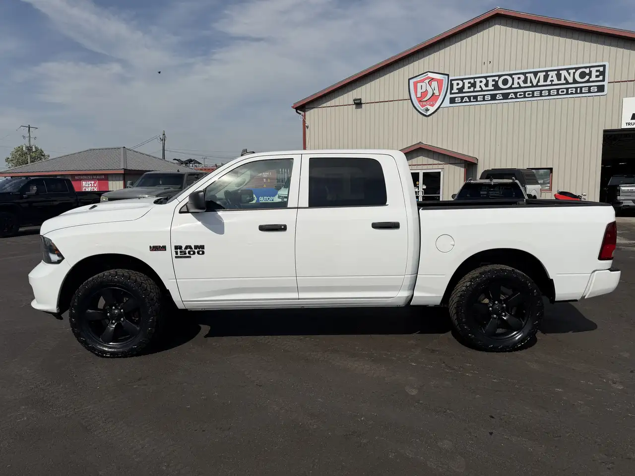 RAM 1500 снимка RAM 1500