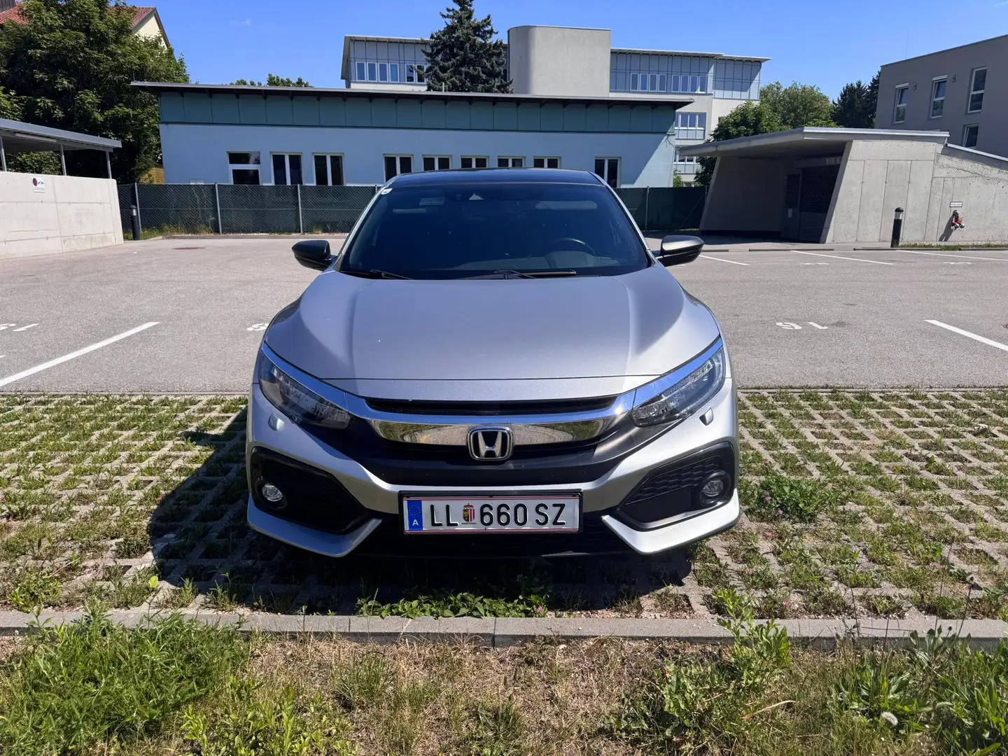 Honda Civic Civic 1,5 VTEC Turbo Prestige CVT Aut. Prestige Silber - 1