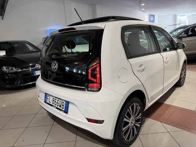 Volkswagen Up! view 6