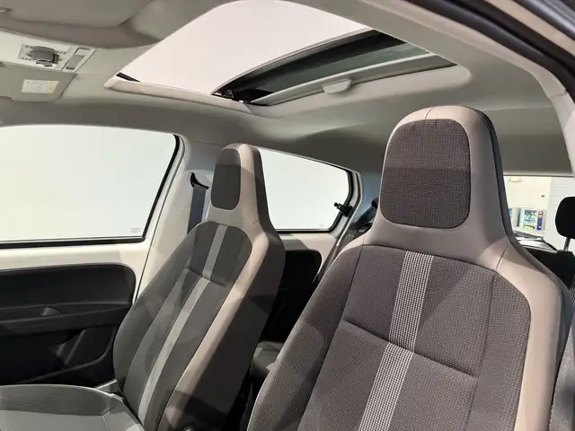 Volkswagen Up! view 9