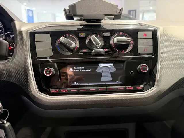 Volkswagen Up! view 12