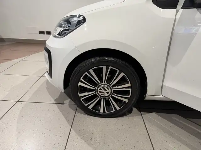 Volkswagen Up! view 13