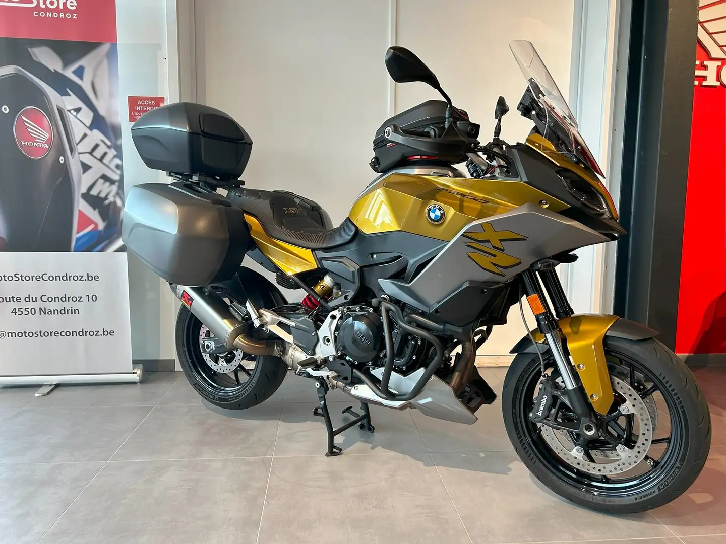 BMW F 900 XR Exclusive Goud - 2