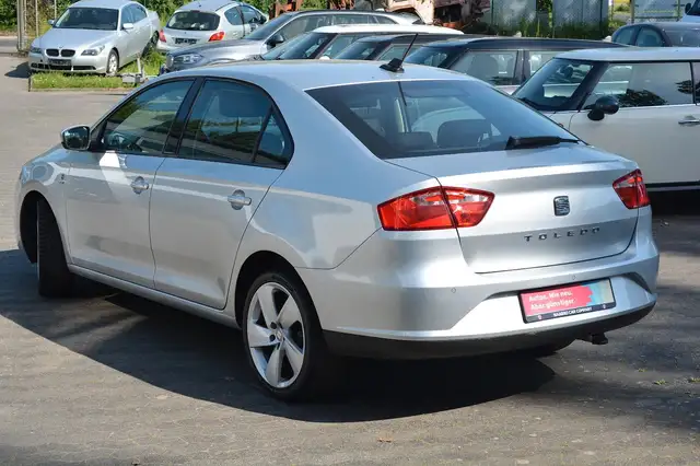 Seat Toledo view 3
