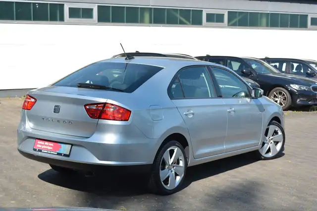 Seat Toledo view 4