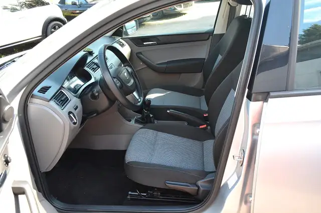 Seat Toledo view 14
