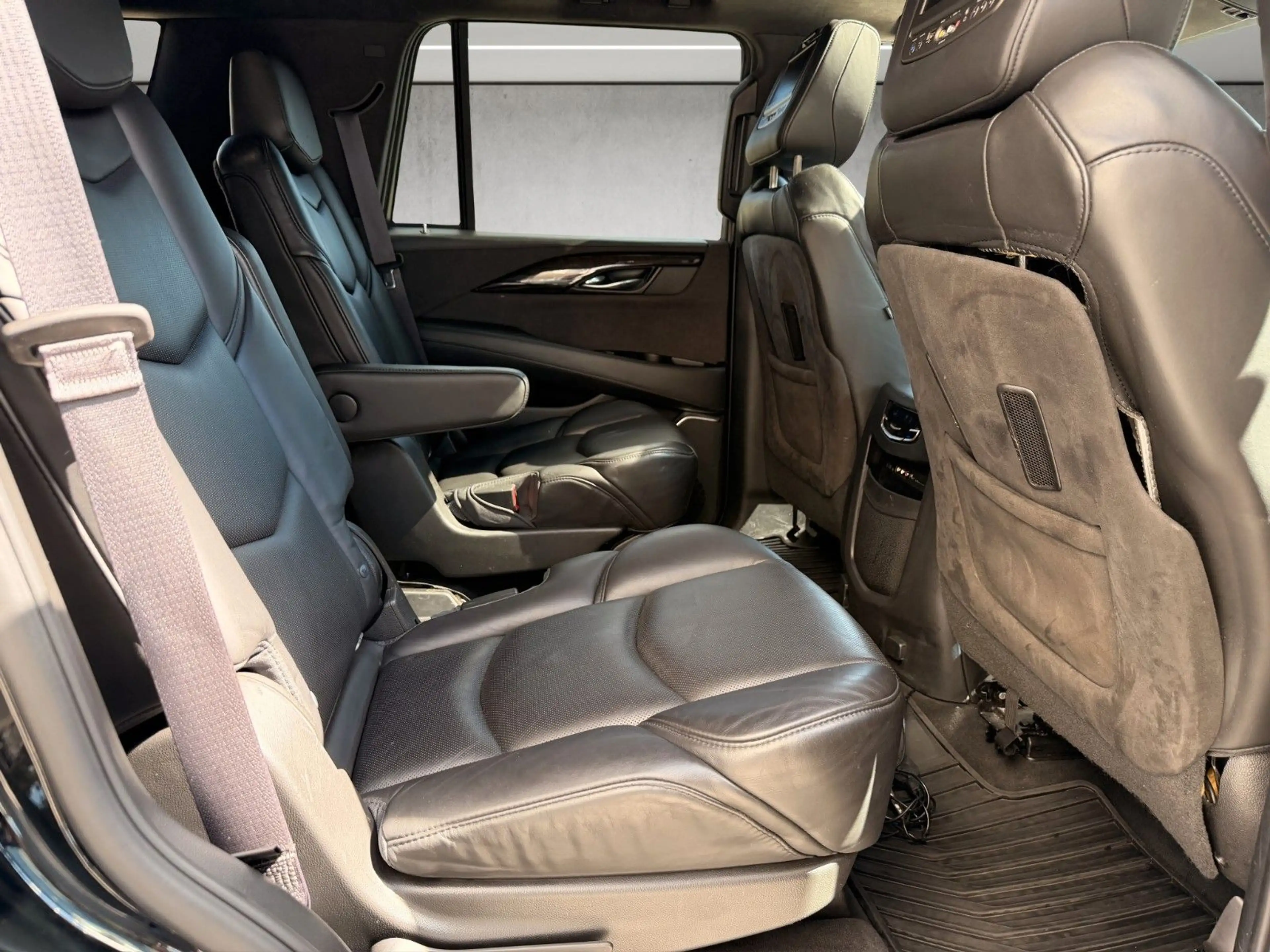 Cadillac Escalade GMT K2XL Platinum*Leder*Navi*7-Sitzer* — photo 7