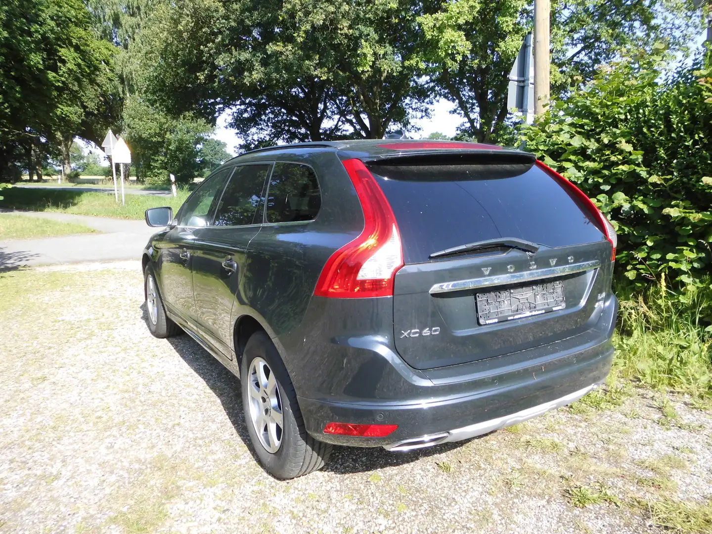 Volvo XC60 Kinetic AWD AHK. Grau - 2