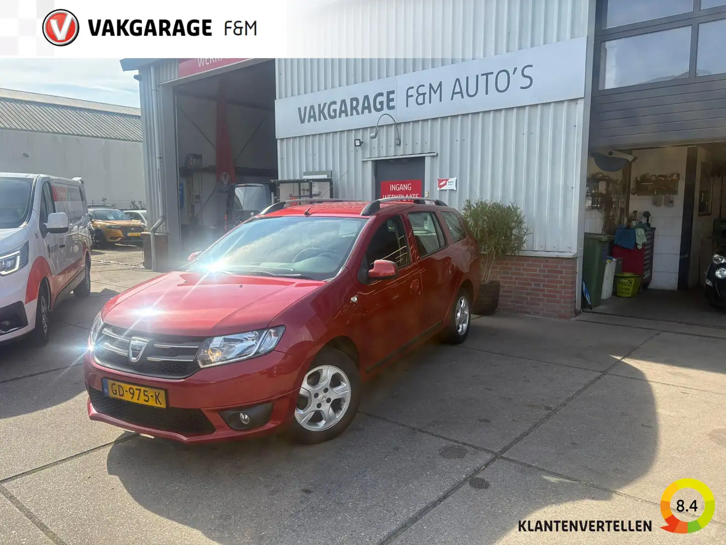Dacia Logan MCV 0.9 TCe Prestige Rood - 1