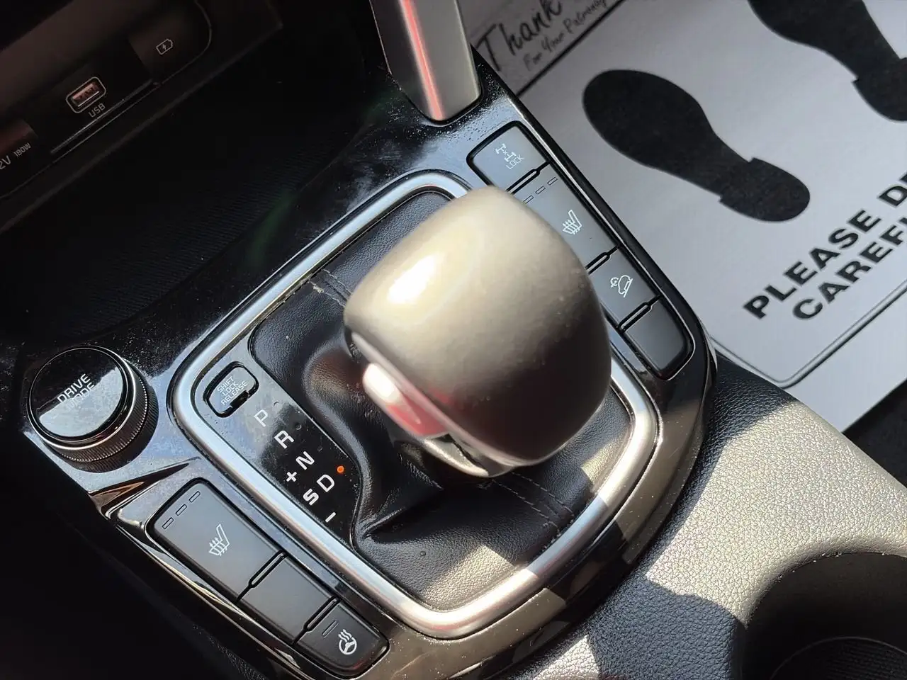 Kia Seltos снимка Kia Seltos