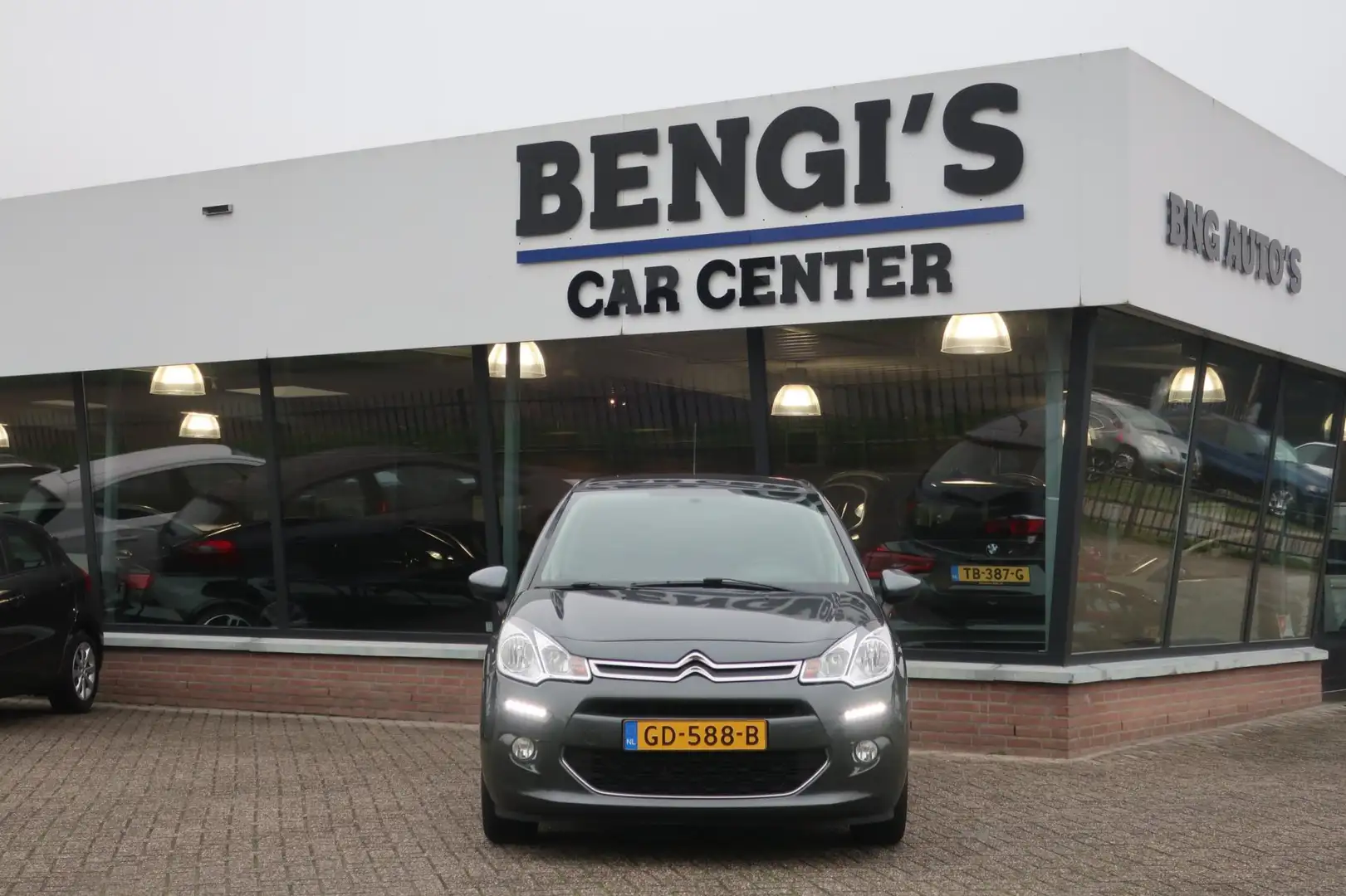 Citroen C3 1.2 PureTech Collection 2e EIG_LED_CRUIS_PDC_NAP. Gris - 2