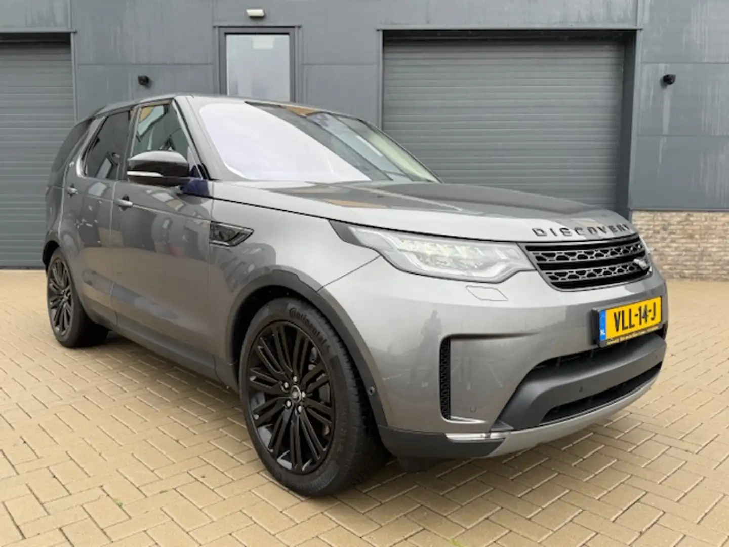 Land Rover Discovery 3.0 Td6 HSE Luxury Trekhaak elektrisch/ Dealer ond Grau - 2