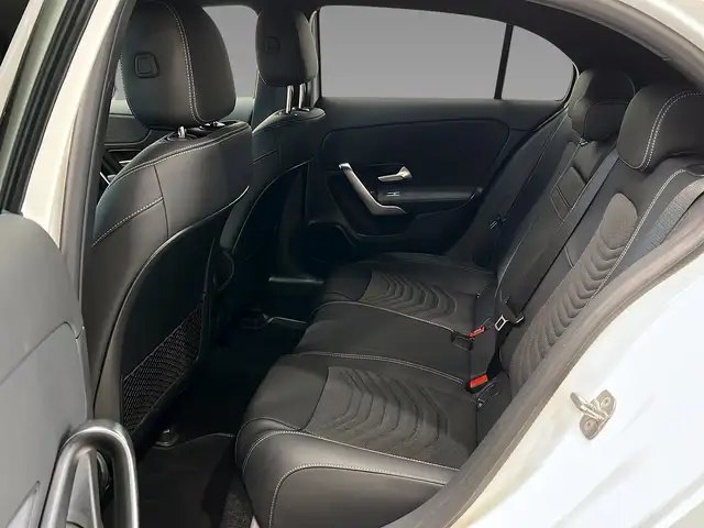 Mercedes-Benz A view 9