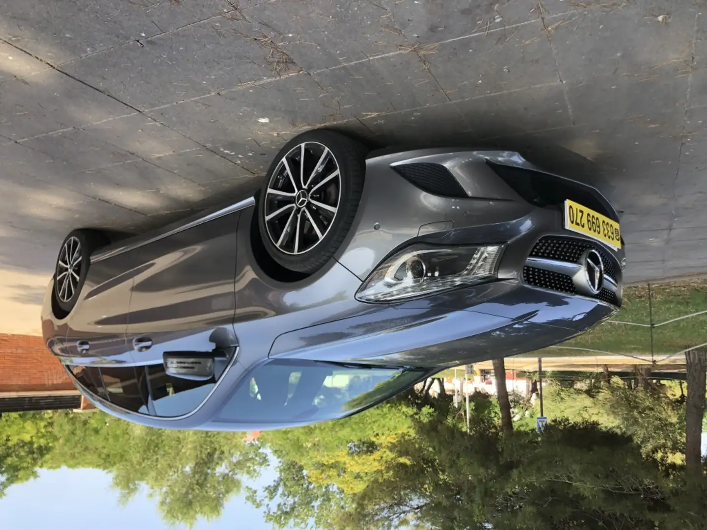 Mercedes-Benz CLA 200 Shooting Brake 200CDI AMG Line 7G-DCT Gris - 1