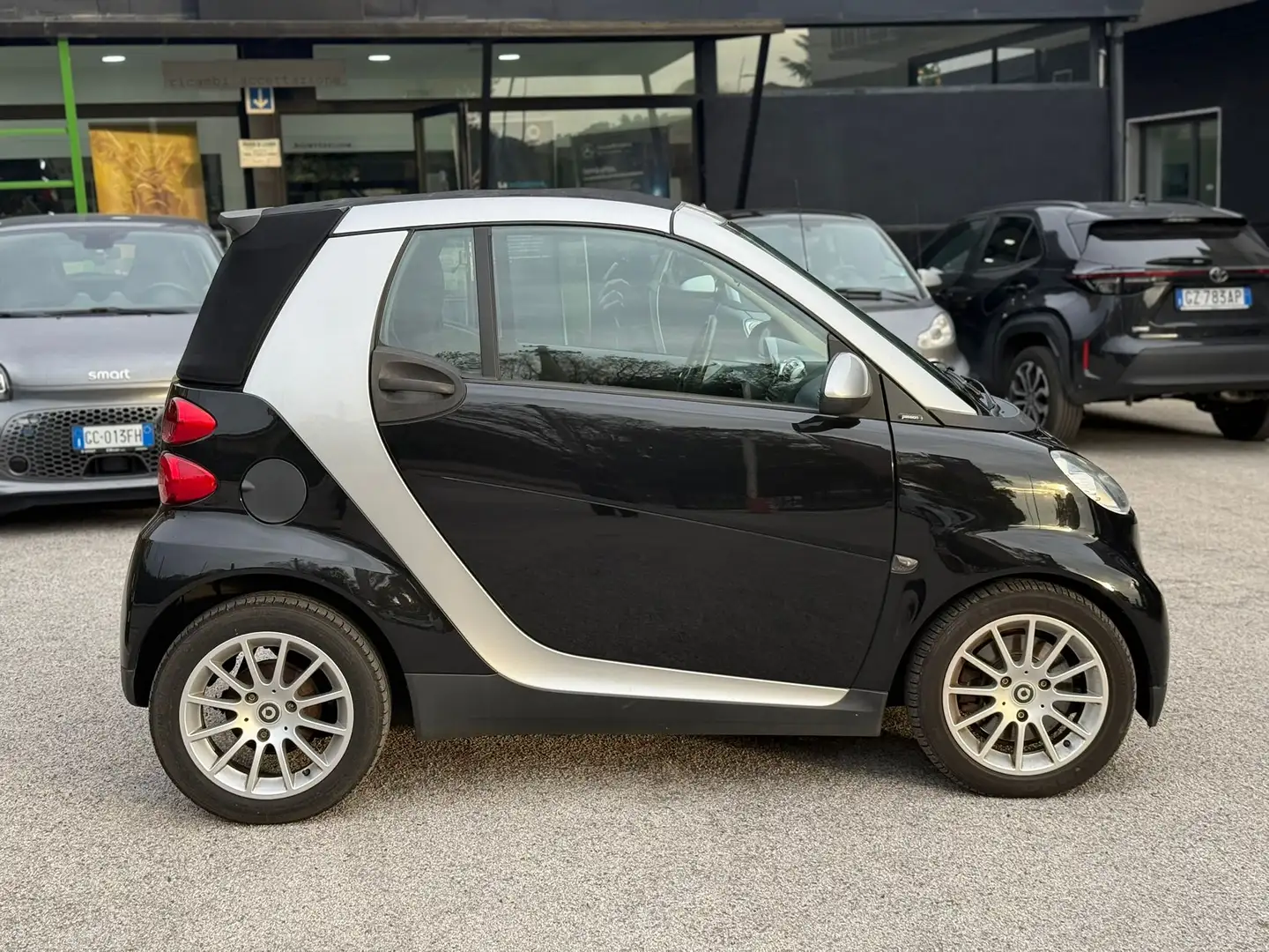 smart forTwo Fortwo Cabrio 0.8 cdi Passion 45cv Noir - 2
