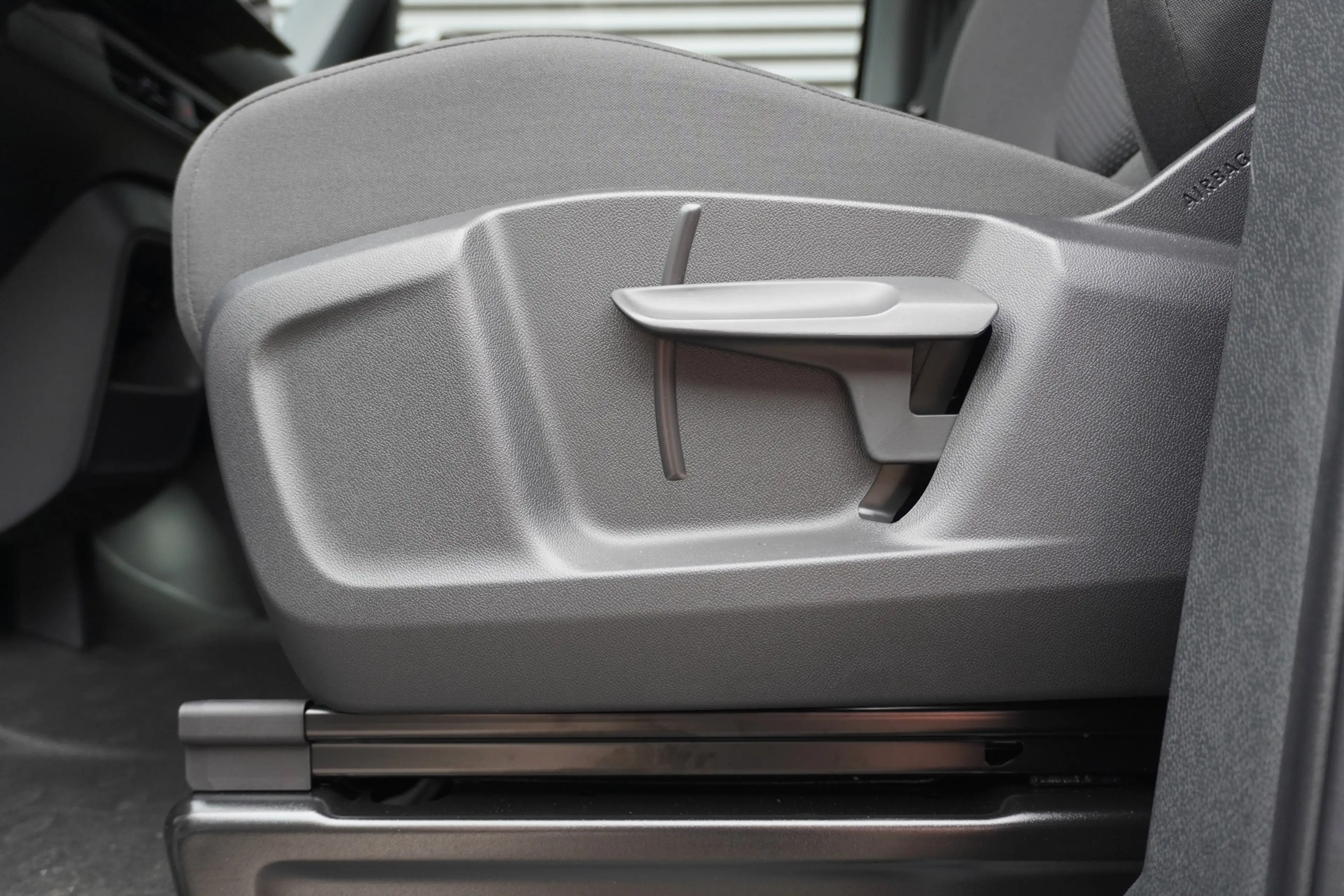 Volkswagen ID. Buzz Cargo ID. Buzz Cargo 340 pk 4-Motion Bulli Edition,  Ach — photo 7