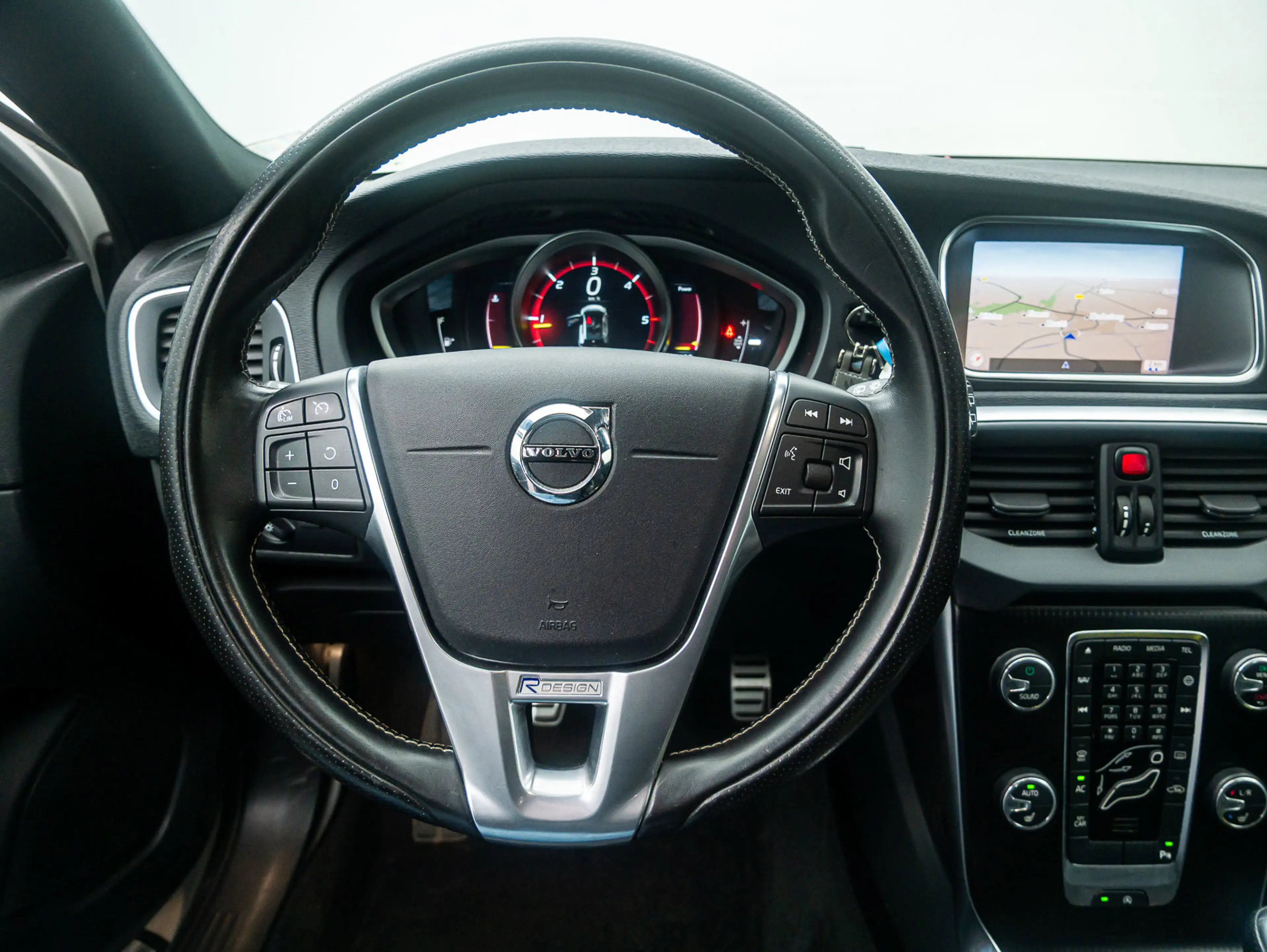 Volvo V40 2.0 D3 Business Sport R-Design Led/Stoelverw./Navi — photo 16