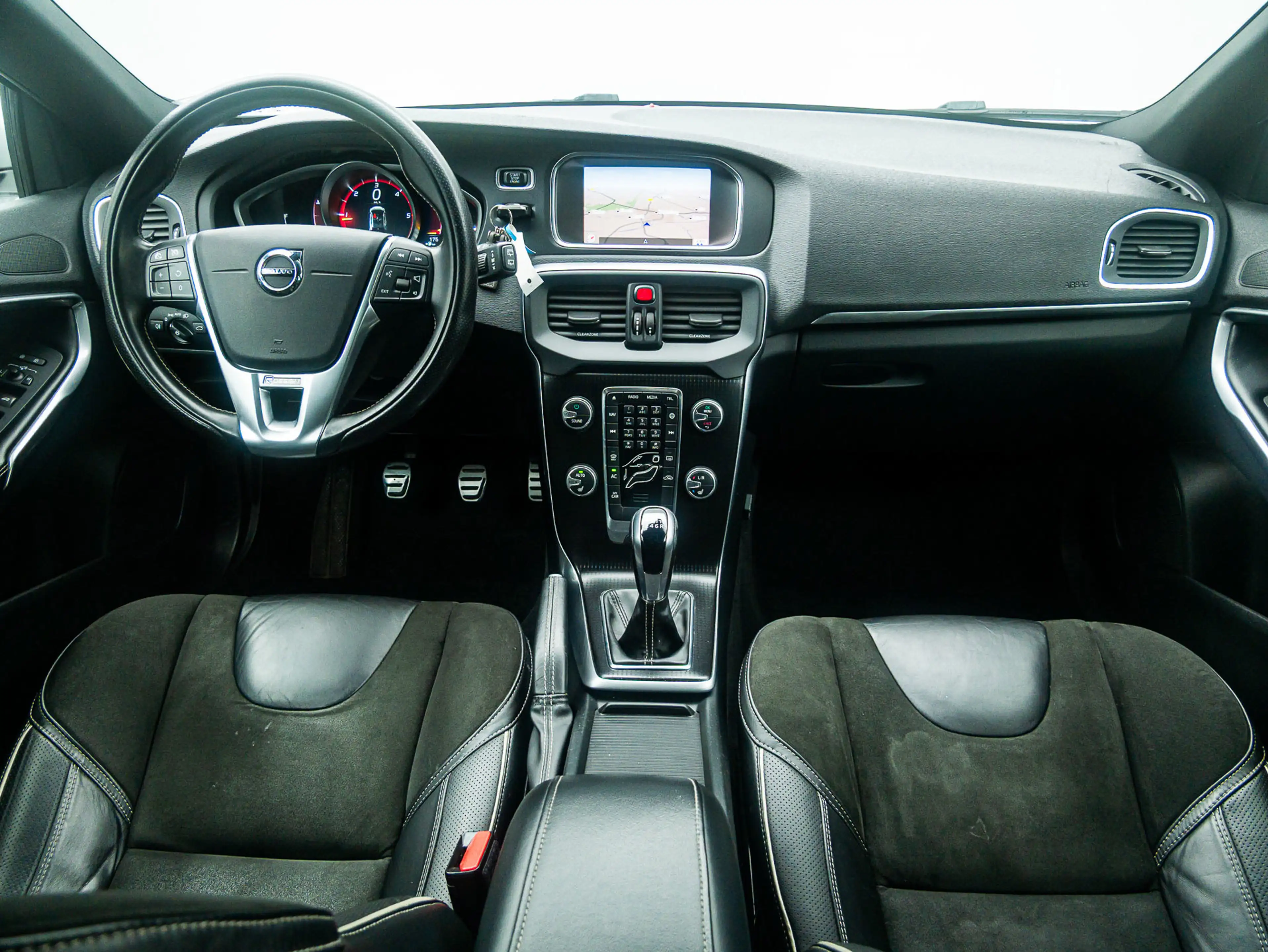 Volvo V40 2.0 D3 Business Sport R-Design Led/Stoelverw./Navi — photo 2