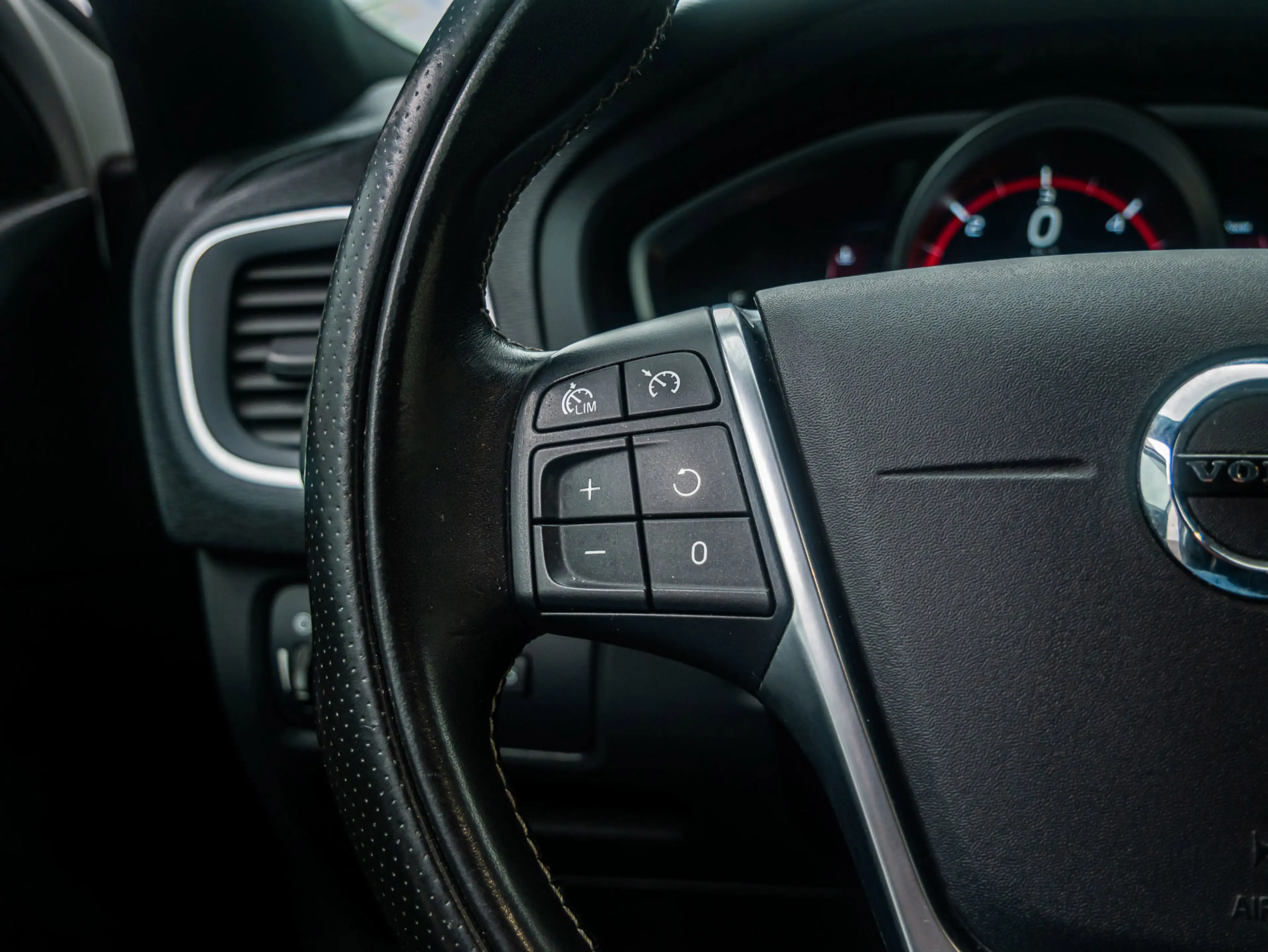 Volvo V40 2.0 D3 Business Sport R-Design Led/Stoelverw./Navi — photo 23
