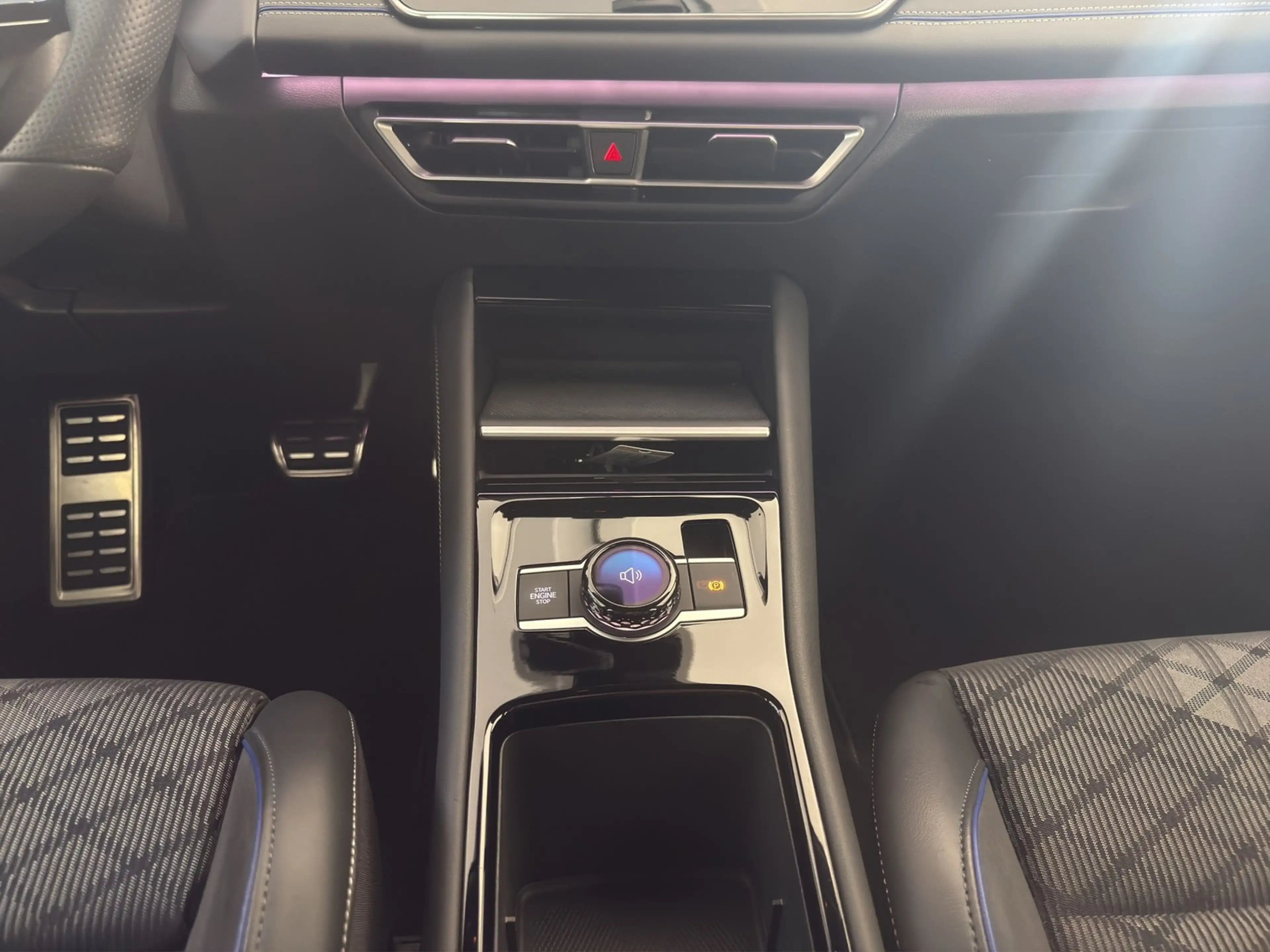 Volkswagen Tiguan R-Line 1,5 l eTSI OPF 110 kW (150 — photo 15