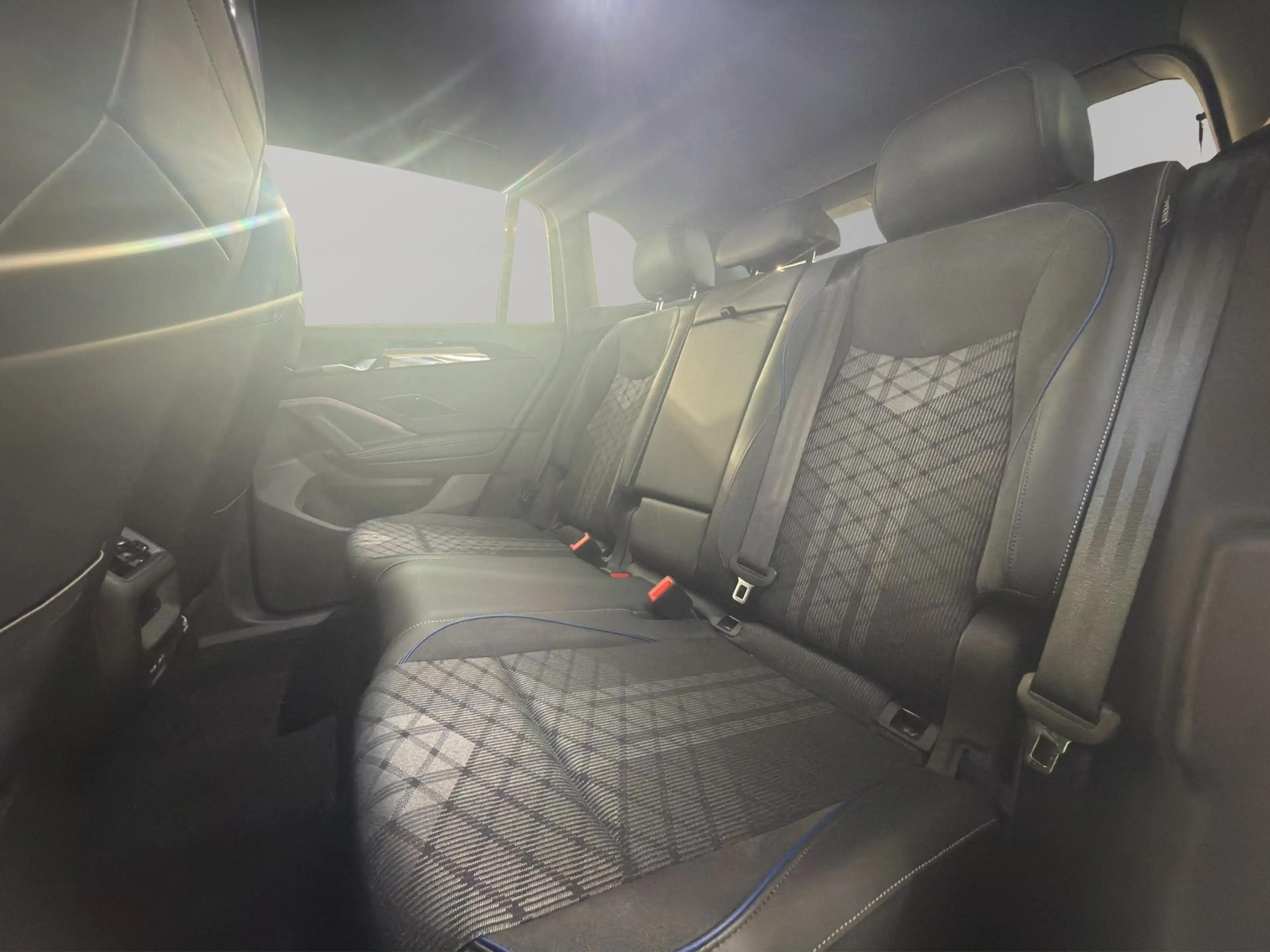 Volkswagen Tiguan R-Line 1,5 l eTSI OPF 110 kW (150 — photo 13