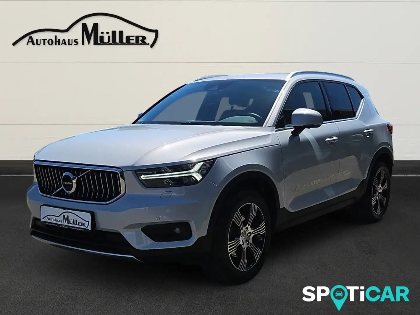 Volvo XC40 Inscription AWD B4 Autom. +Leder+Navi+Harmann Kard Zilver - 1