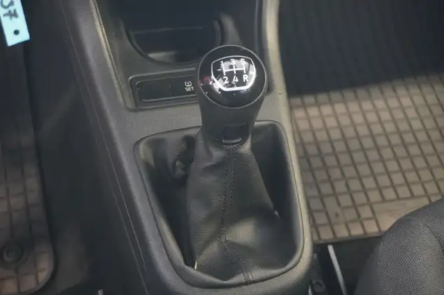 Volkswagen Up! view 15