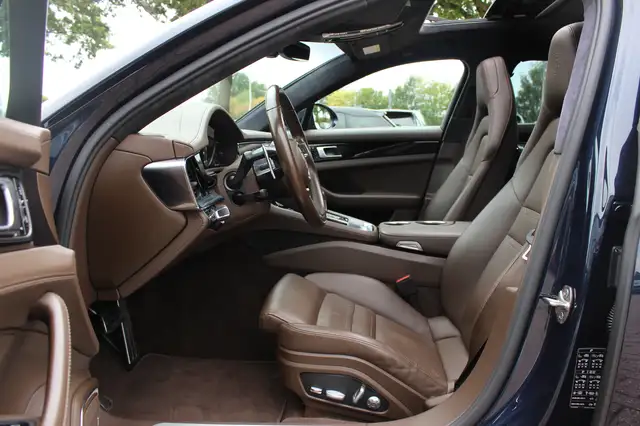 Porsche Panamera view 10