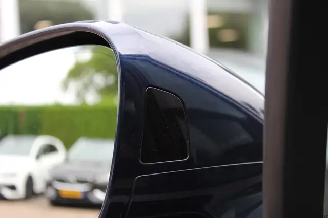 Porsche Panamera view 29
