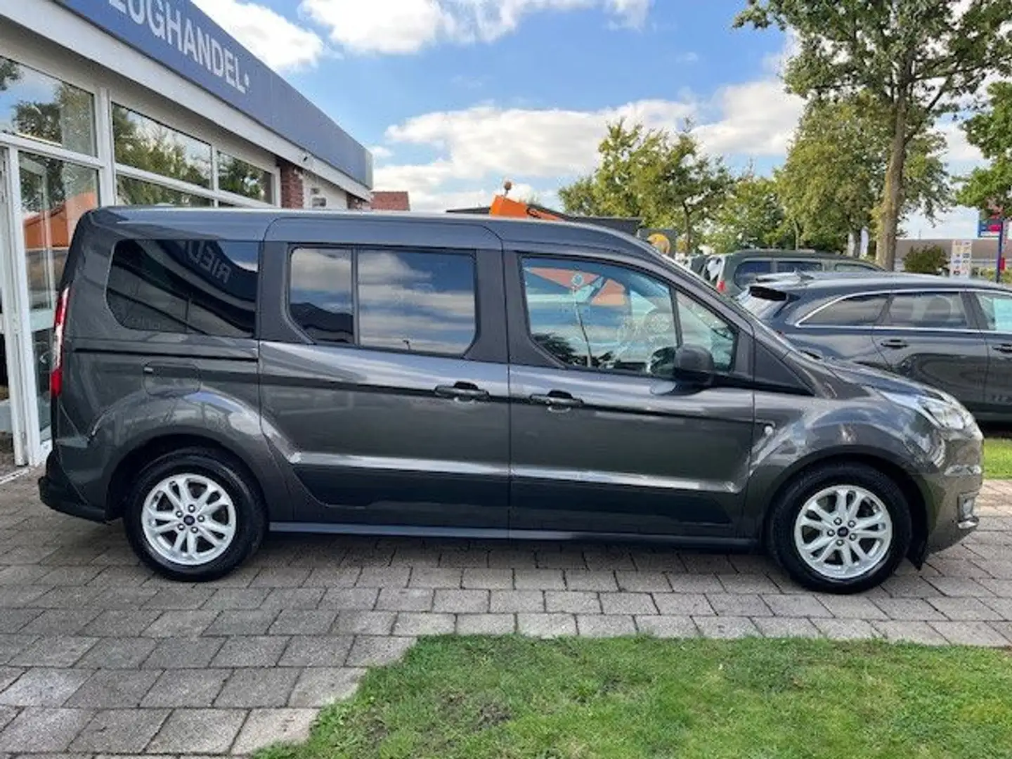 Ford Grand Tourneo Connect NAV AHK KAM ACC SHZ PDC Gris - 2