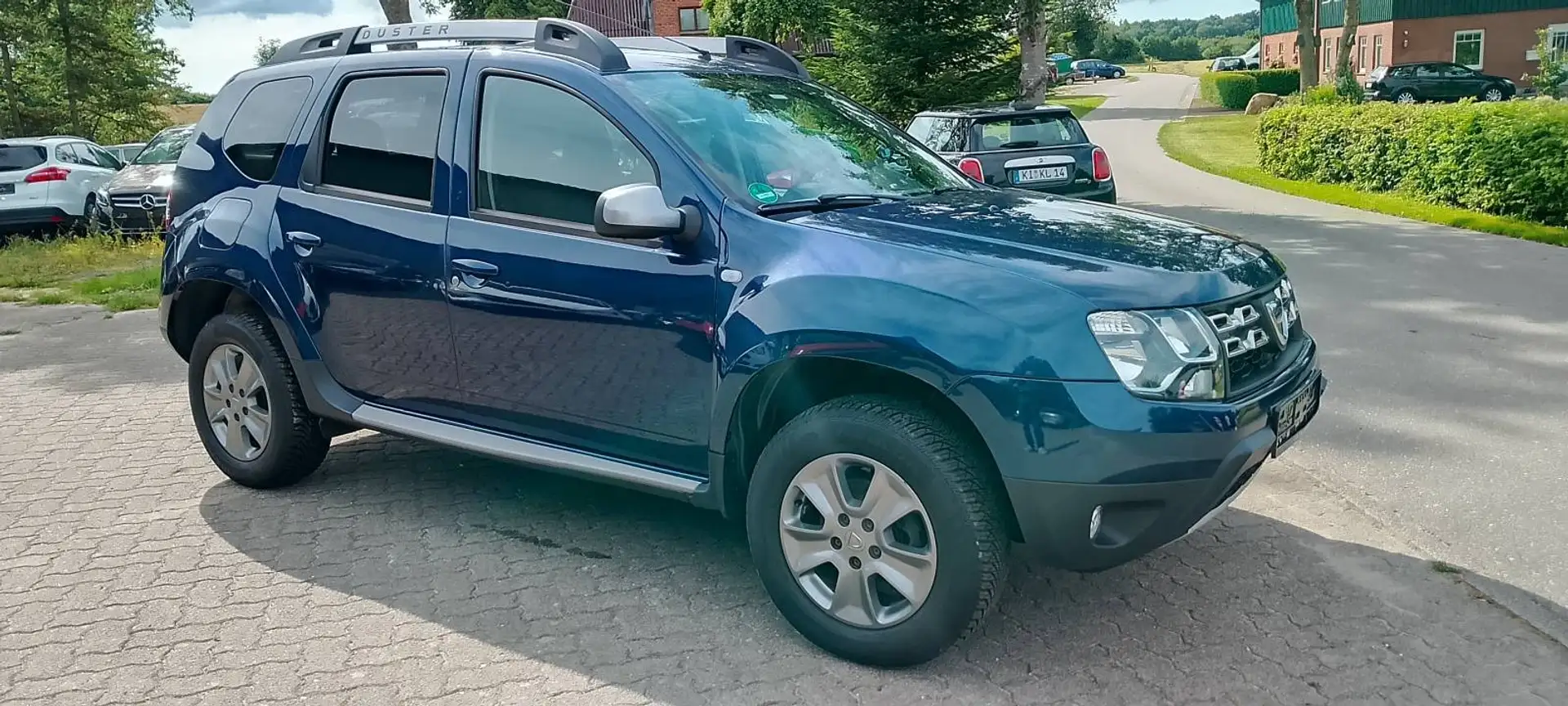 Dacia Duster TCe 125 4x2 Blackshadow Blau - 1
