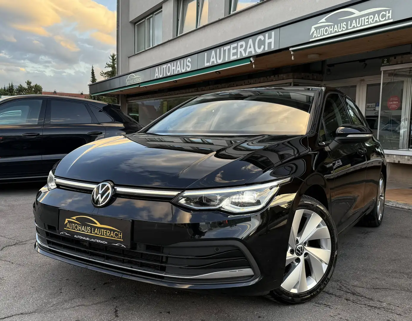 Volkswagen Golf Style 1,5 TSIe DSG *1.BESITZ *34.000KM *AMBIENTE *APP *SHZ *ACC Schwarz - 1