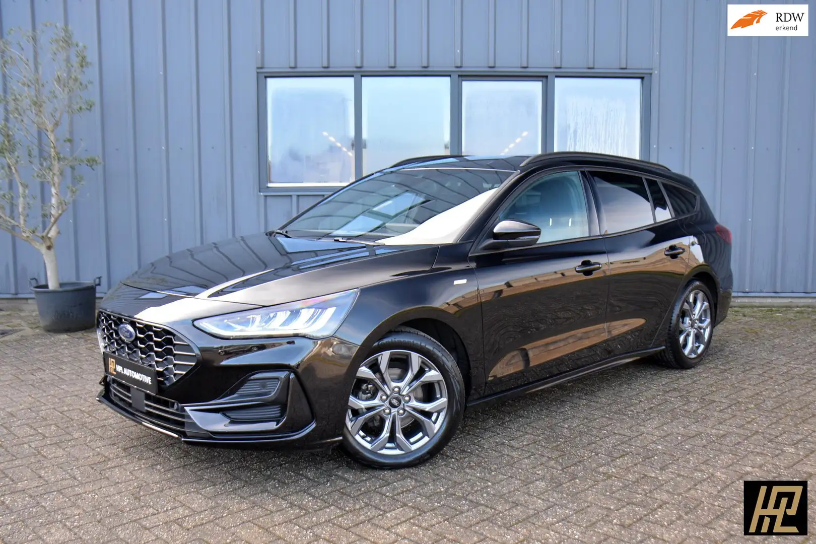 Ford Focus Wagon 1.0 EcoBoost Hybrid ST Line * Grote Navi * D Schwarz - 1