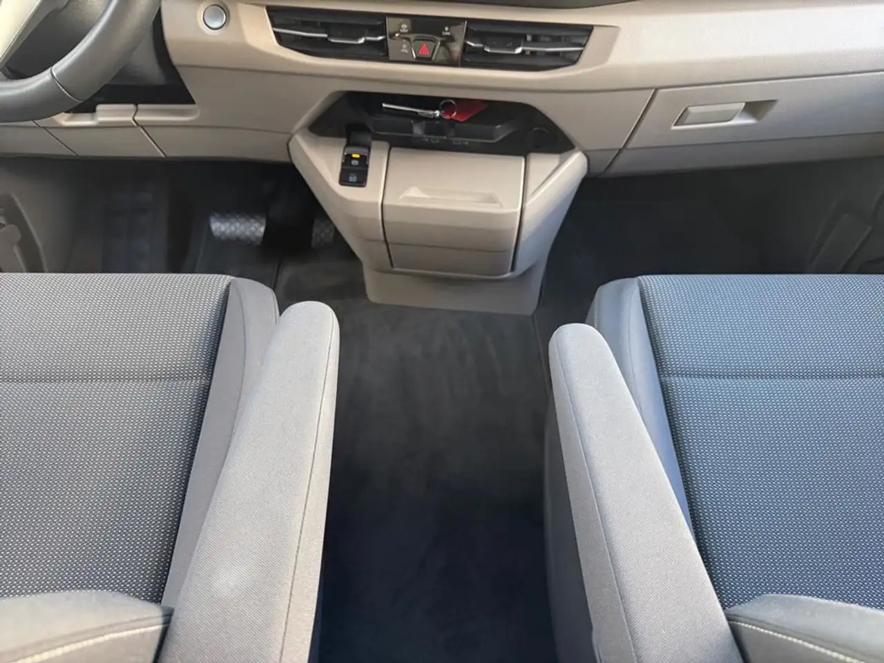 Volkswagen T7 Multivan Edition DSG, миниатюра 8