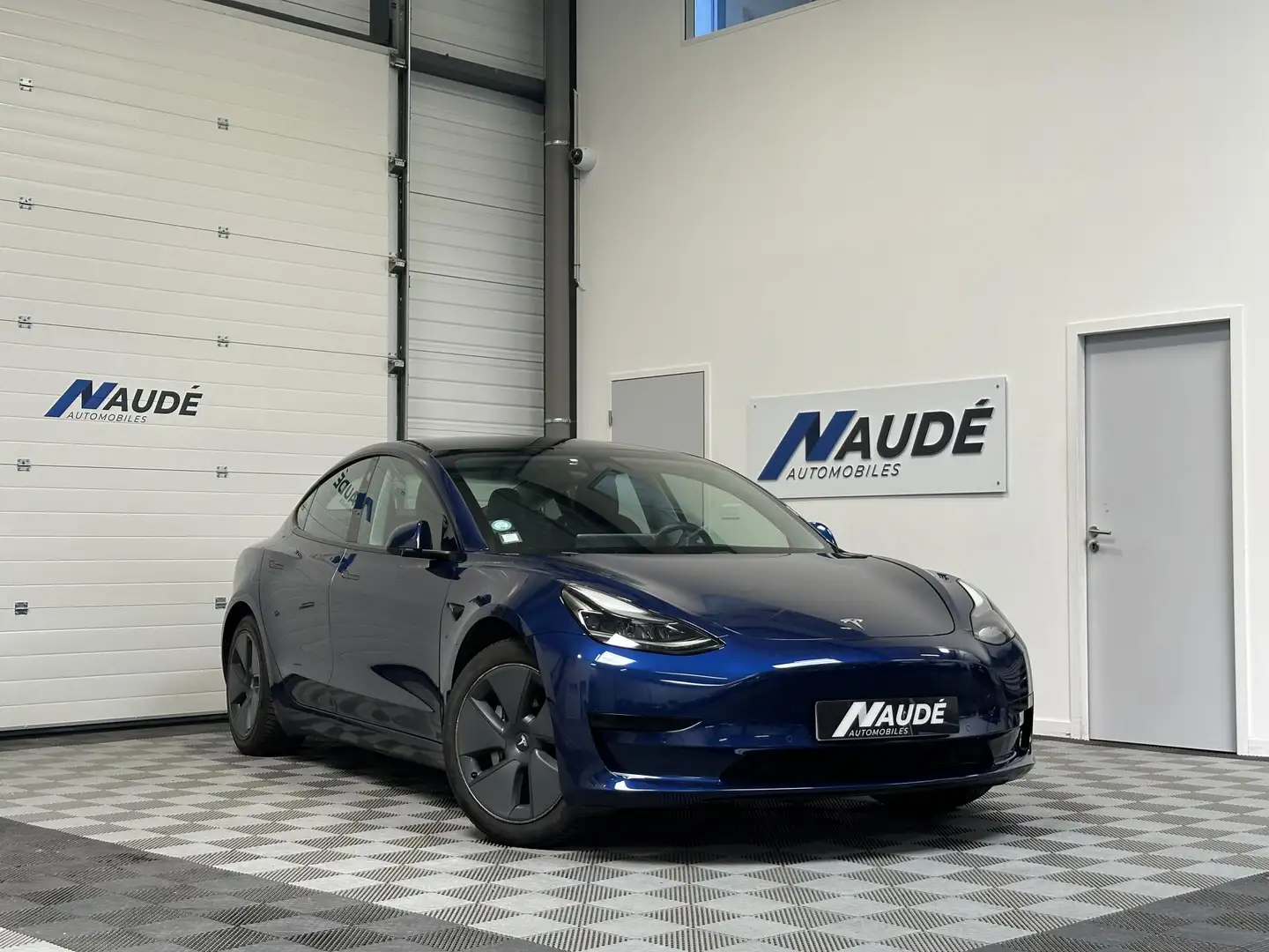 Tesla Model 3 RWD MY21  Standard Plus Bleu - 1