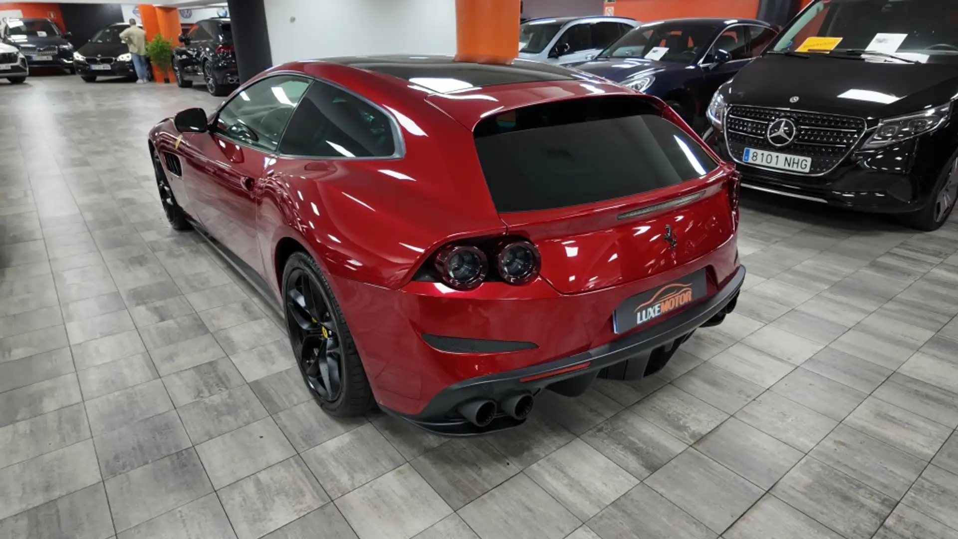 페라리 GTC4 루쏘 2018 빨강 사진 5